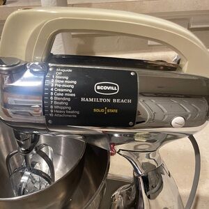 Hamilton Beach Chrome and Beige Stand Mixer